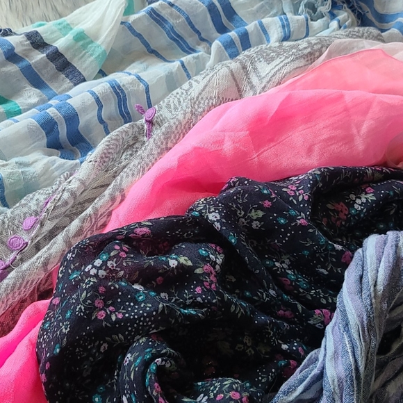 Scarves - Picture 2 of 5